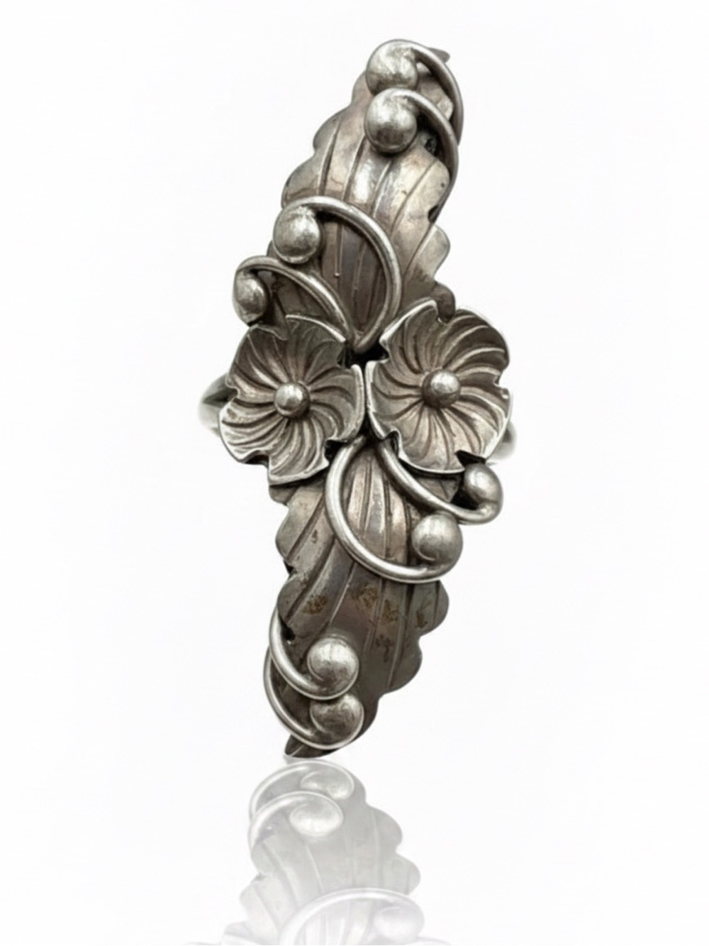 Vintage Navajo Sterling Silver Elongated Floral Knuckle Ring Size 6.75